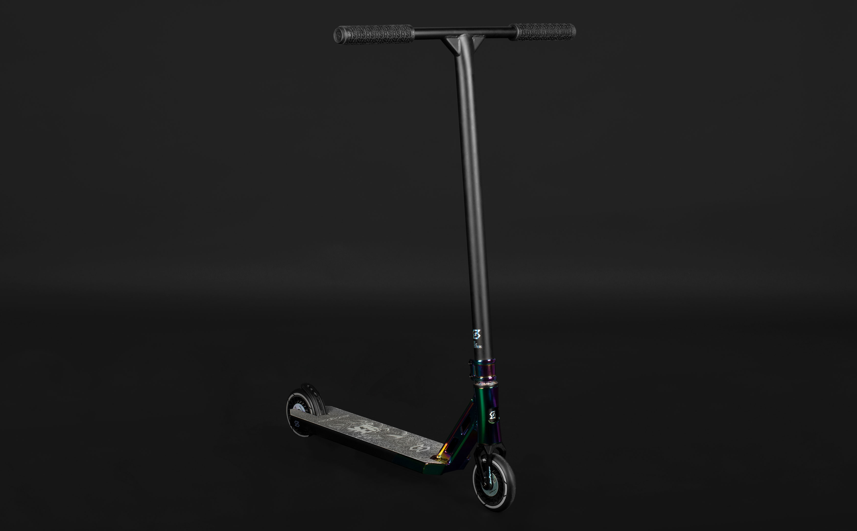 Самокат SKIP SBN черный-неохром